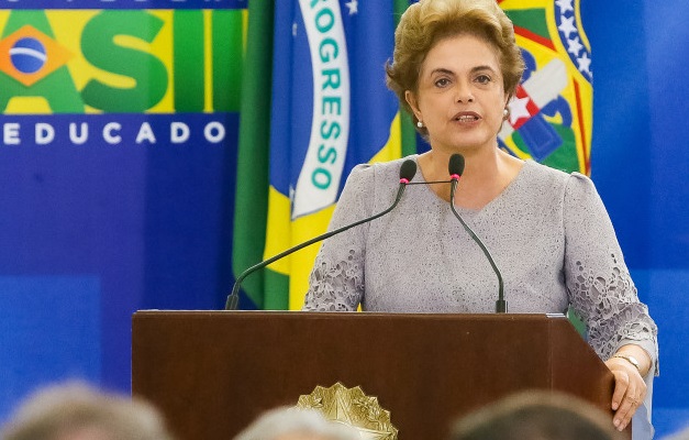 Presidenta Dilma Rousseff durante encontro com Juristas pela Legalidade e em Defesa da Democracia. (Brasília - DF, 22/03/2016)