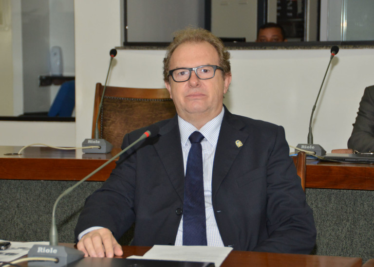 Mauro Carlesse solicita serviço de Oncologia para Gurupi