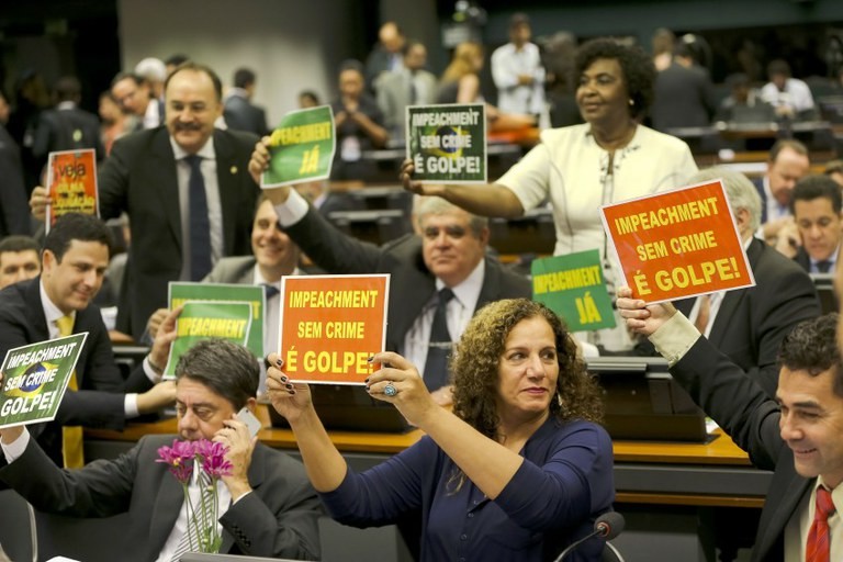 Impeachment: processo jurídico e/ou político?