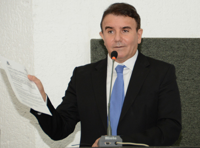 Eduardo Siqueira aponta prejuízo na Agência de Fomento