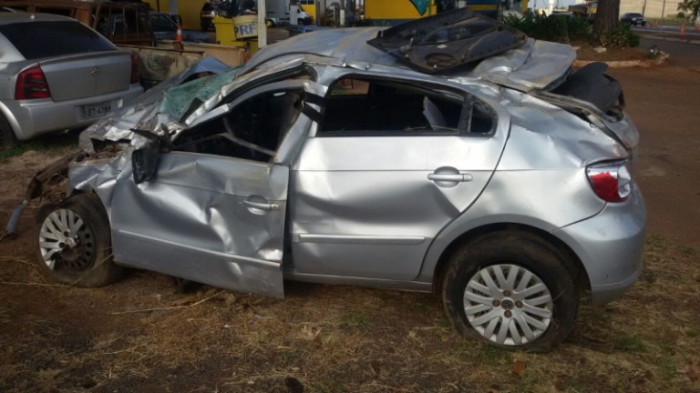 “Vou matar todo mundo”, diz homem que tomou volante e jogou carro em barranco em Alexânia