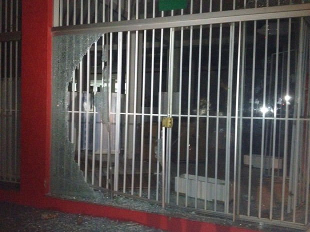 Grupo invade e saqueia loja de eletrodomésticos em Palmas