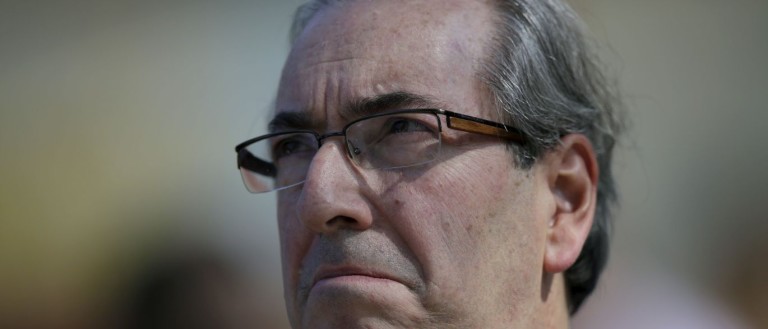 Cunha está inconformado por não poder ir à Câmara, diz colunista