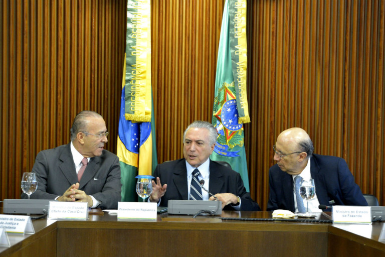 “Temer está dizendo que o povo não cabe no orçamento público”