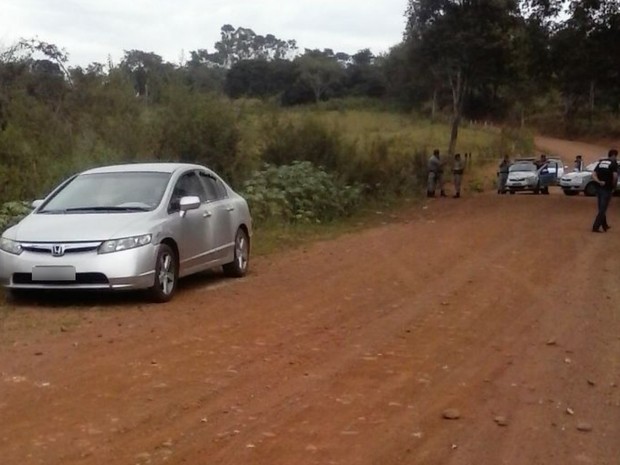 Corpo de jovem é achado decapitado em estrada de terra, em Goiânia