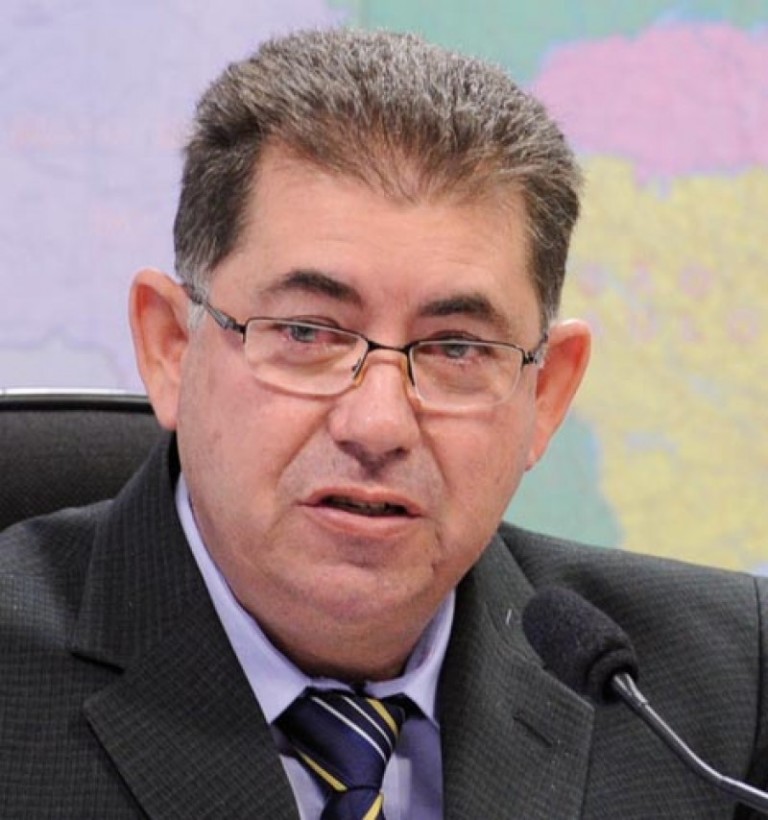 Juíza determina afastamento do prefeito de Minaçu e de dois vereadores
