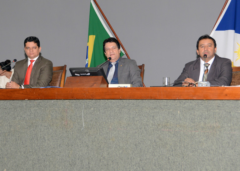 Reedição de MP que modifica secretarias de Estado tramita na CCJ