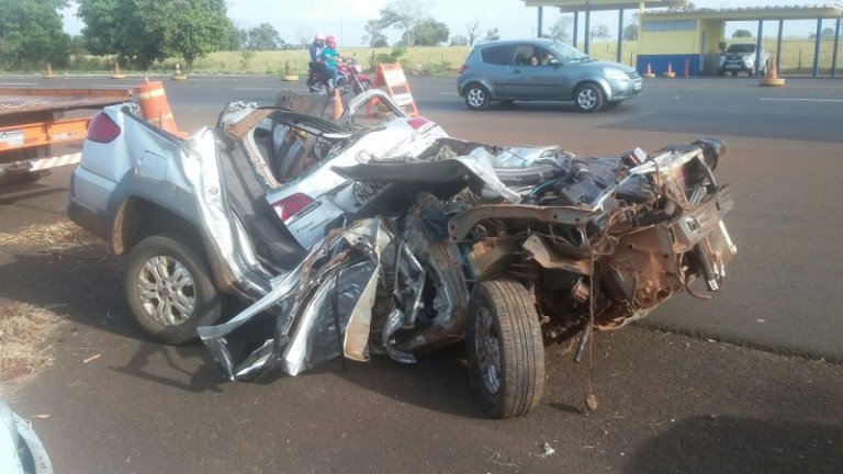 Acidente na BR-364 deixa dois mortos