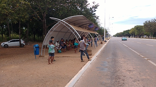 Assaltos em estações de ônibus assustam passageiros