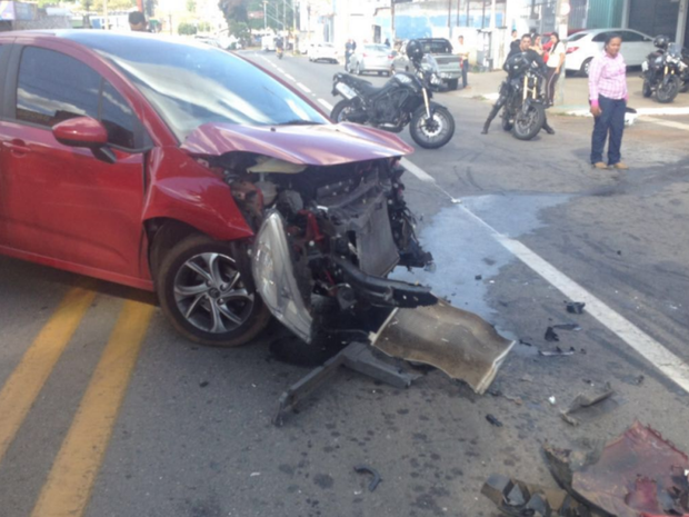 PM morre após ter moto que pilotava atingida por carro, em Goiânia