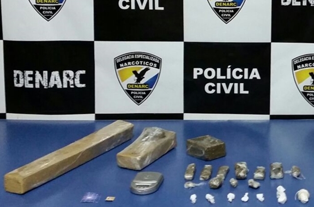 Homem é preso depois de ser flagrado vendendo drogas perto do quartel dos bombeiros; polícia apreendeu dois quilos de maconha