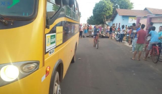 Motociclista bate em micro-ônibus escolar e morre em Gurupi