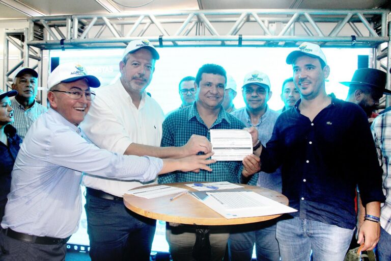 Em solenidade na Agrotins com Arthur Lira, Progressistas chega a 33 prefeitos e 14 vices