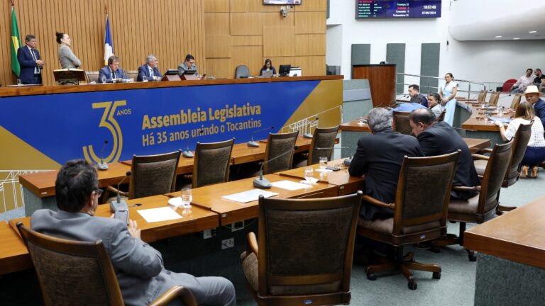 Aprovada urgência para projetos de revisão de salários de servidores