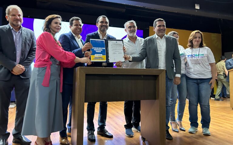 Amélio participa do lançamento da Política de bem-estar para profissionais da Educação