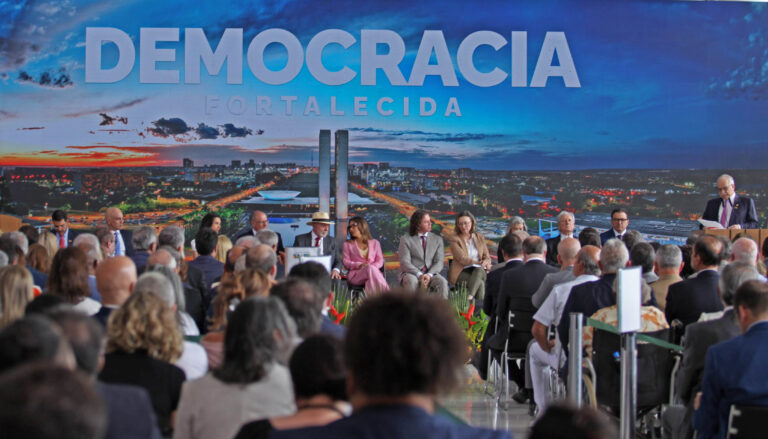 Governo do Tocantins participa de ato nacional em defesa da democracia realizado em Brasília
