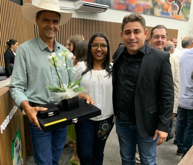 Câmara Municipal de Canaã dos Carajás celebra Sessão Solene de outorga de títulos de Cidadão Honorário