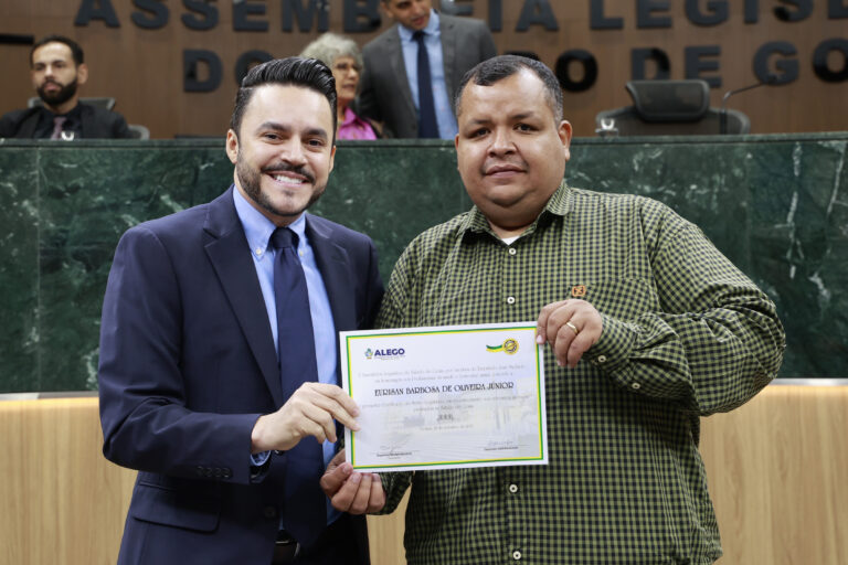 Zootecnista Eurisan Barbosa e outros profissionais recebem reconhecimento da Assembleia Legislativa do Estado de Goiás