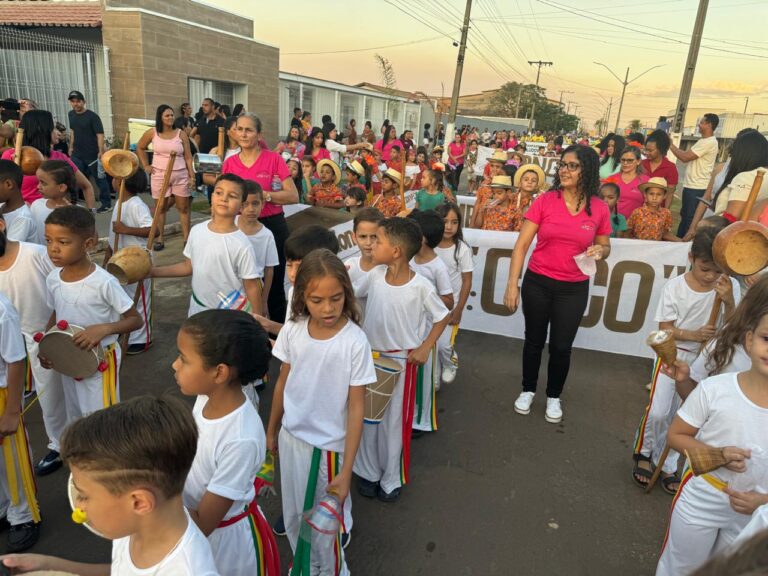 Prefeitura e escolas de Palmeirópolis promovem desfile cívico em homenagem à Pátria